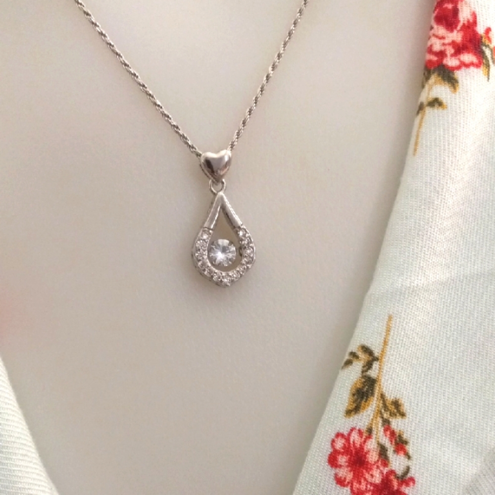 Elegant Silver Teardrop Pendant 925